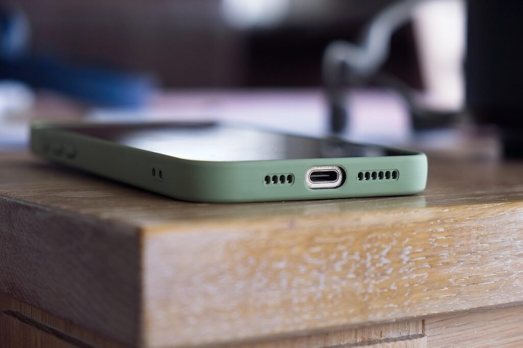 gdd3cff05b527b55d0d9df32a053f7135842641203349deb38d750bdec519b67ab8a36804eace4a045ae3f3f8aadc3d7464c95aa3316f0ee9c20890029220c557 1280 8594571 phone, iphone, mobile, green, smartphone